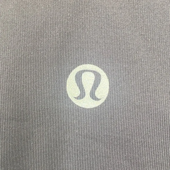 Lululemon Deep Breath Black Tank, Size 6 - Picture 6 of 8